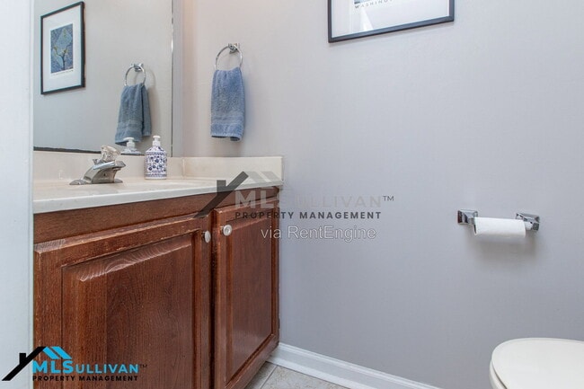 Building Photo - 208 Standish Dr