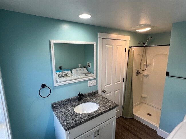 Building Photo - 51 Moore Rd