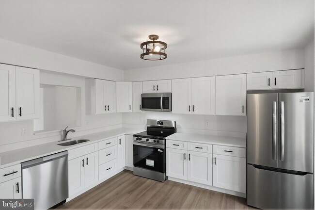 Building Photo - 2846 Schoolhouse Cir