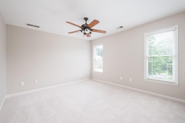 Building Photo - 6005 Oakbury Ln