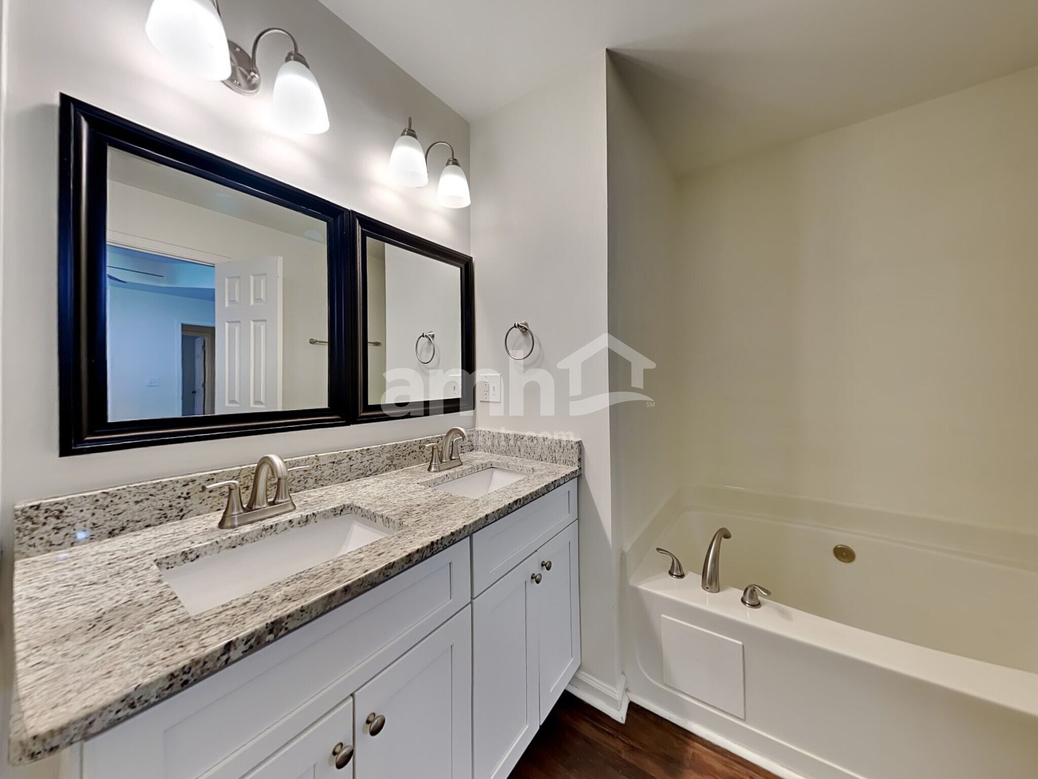 Building Photo - 408 Fairlawn Dr