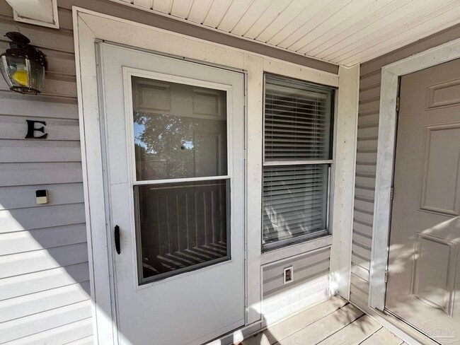 Building Photo - 1271 Redwood Ln