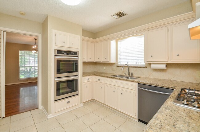 Building Photo - 2554 Hodges Bend Cir