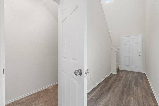 Building Photo - 201 Katie Elder Dr