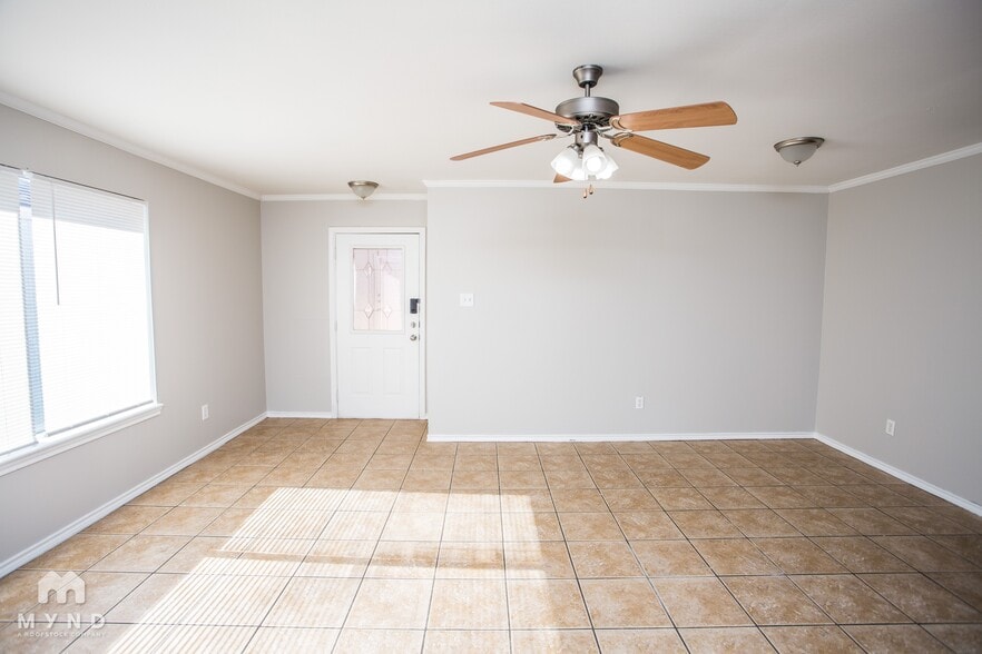 Building Photo - 514 N Brentwood Ave