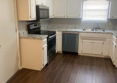 Building Photo - 5509 Shalimar Dr