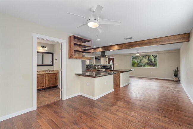 Building Photo - 6202 Hillston Dr