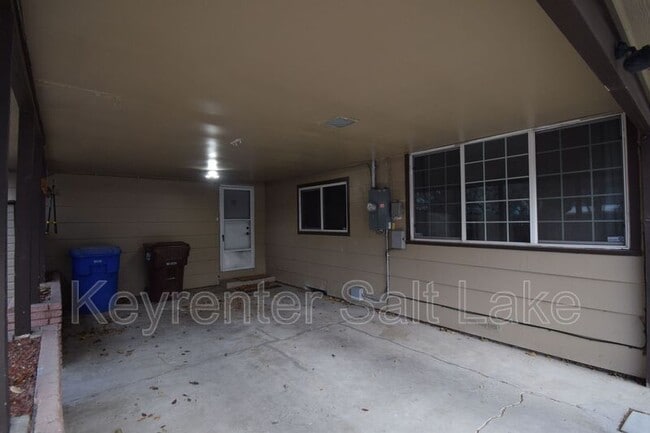 Building Photo - 616 Beynon Ct