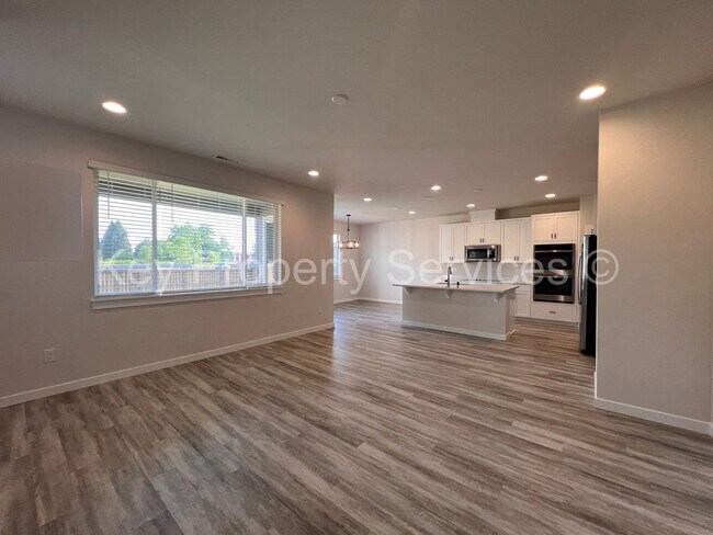 Building Photo - Gorgeous Modern Traditional Home in Brush ...