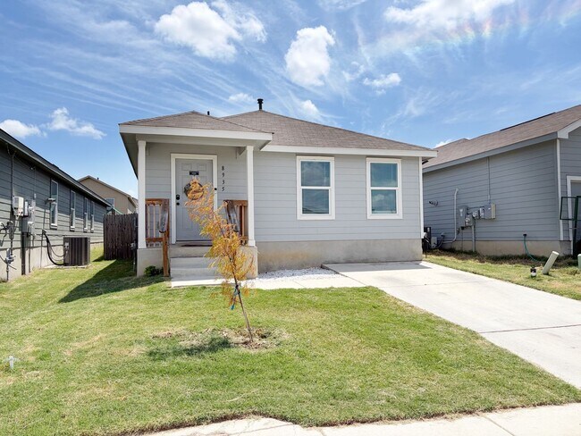Building Photo - 8935 Astral Pl