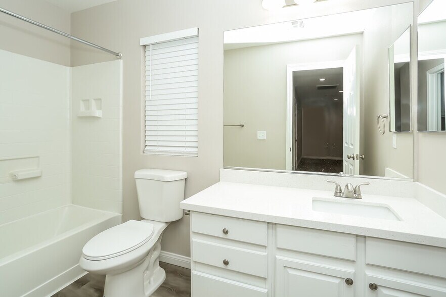 Building Photo - 5952 Post Mountain St