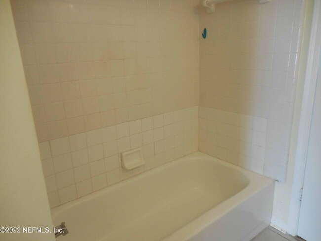 Building Photo - 2074 2nd St S