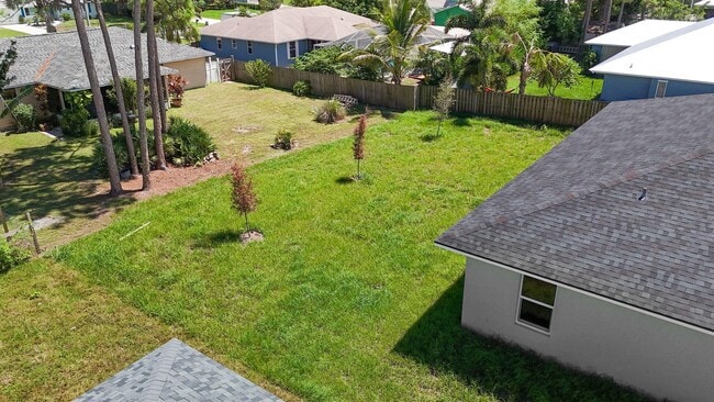 Building Photo - 5906 Hickory Dr