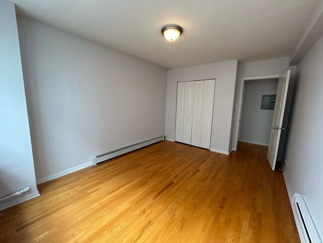 Building Photo - 4180 N Marine Dr