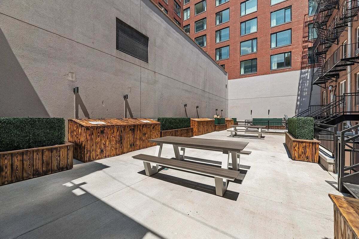 Building Photo - 163 Ludlow St