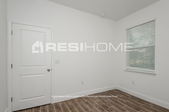 Building Photo - HOME FOR RENT!