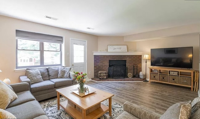 Building Photo - 886 Andover Pl
