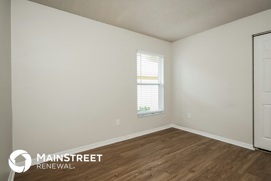 Building Photo - 2321 Paulette Dr