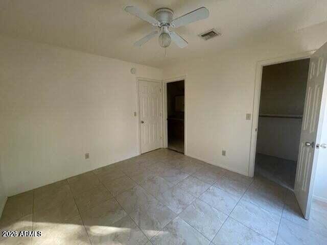 Building Photo - 14008 N Kendall Dr