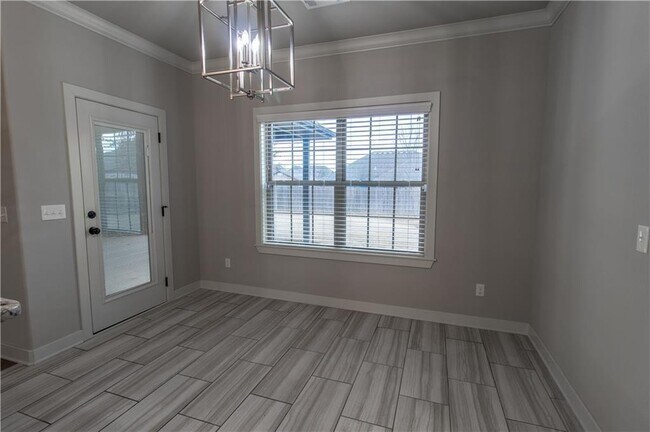 Building Photo - 3003 SW Hazelnut Ave