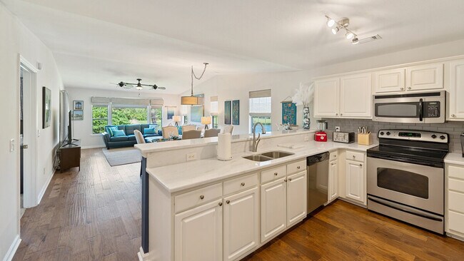 Building Photo - 356 Blue Stem Dr