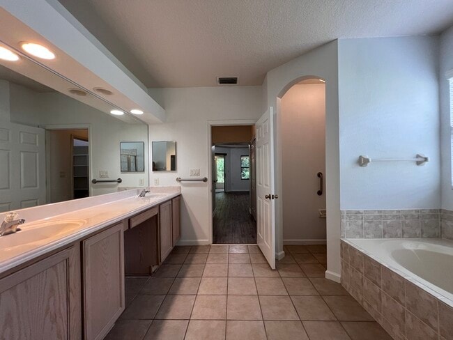 Building Photo - HUGE PRICE REDUCTION!! HOME IS READY FOR A...