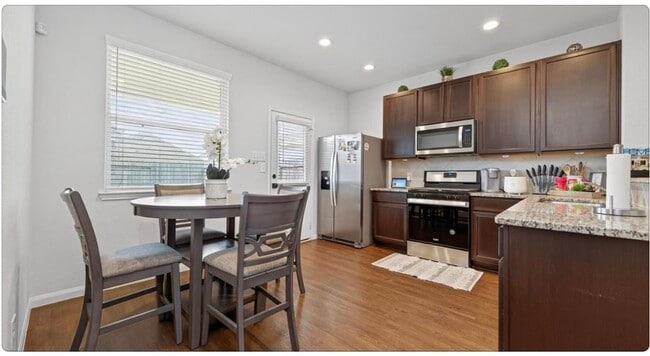 Building Photo - 17543 Desmond St