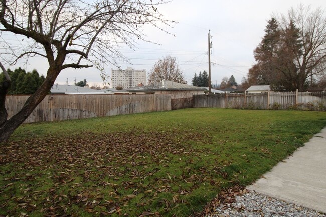 Building Photo - 6903 N Cincinnati St