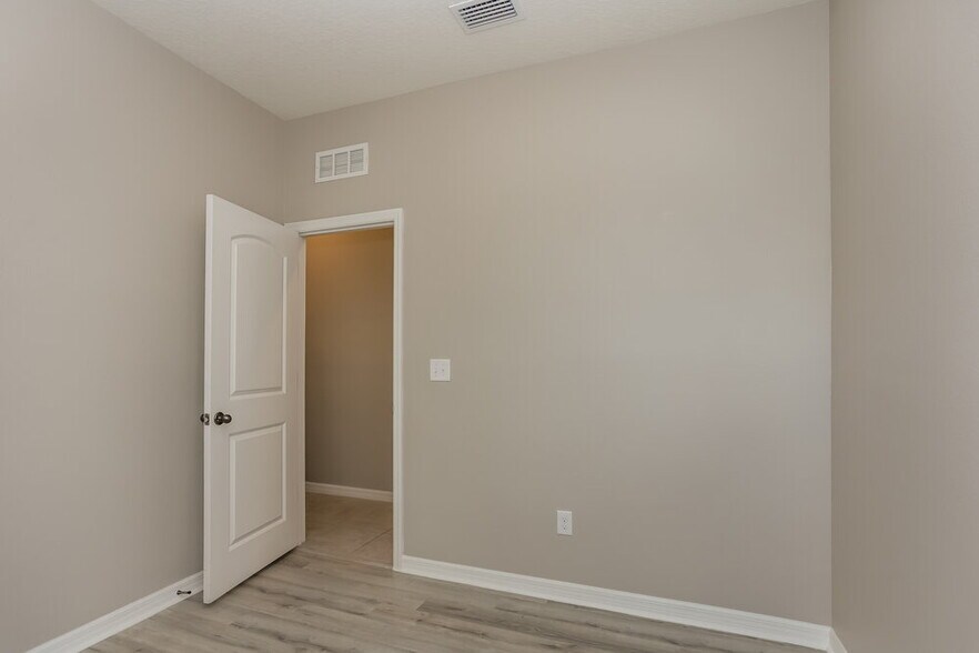 Building Photo - 11237 Gold Compass St