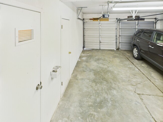 Building Photo - 1044 Coronado Pkwy S