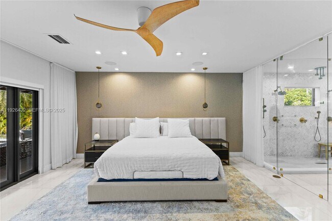 Building Photo - 9040 SW 110th Ave