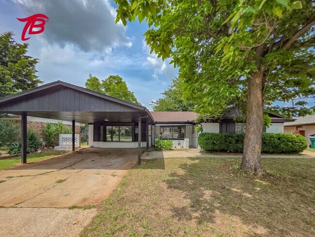 Building Photo - Charming 4-Bedroom Home with Spacious Yard