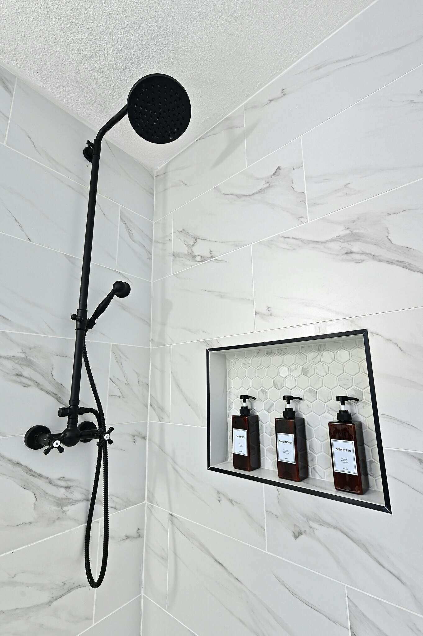 Master Bath - 9414 Meadow Vale