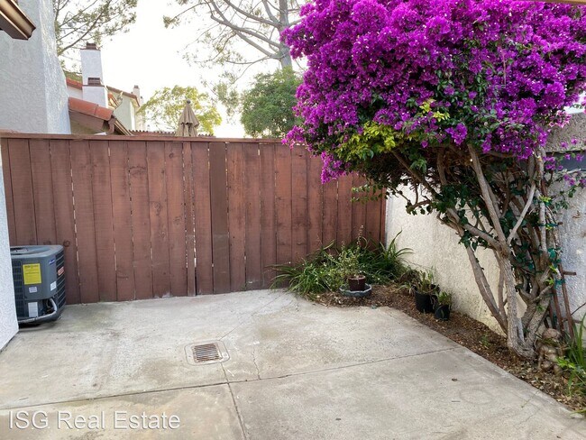 Building Photo - 3 br, 2.5 bath House - 1537 Apache Dr. Unit D