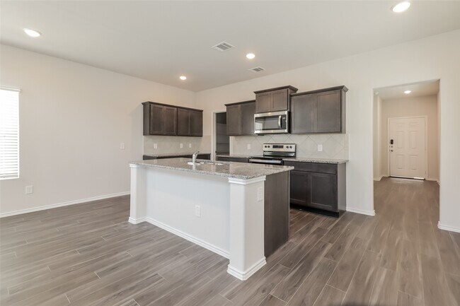 Building Photo - 15300 Estrella Rd E