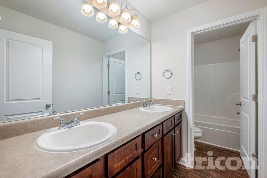 Building Photo - 4035 Evelyn View Ct