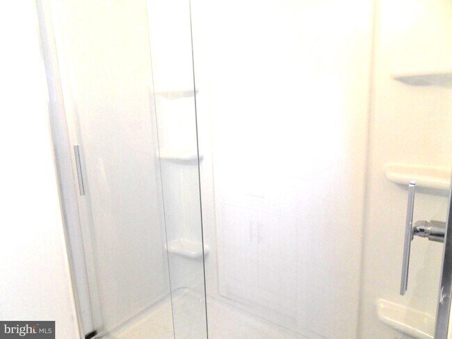 Building Photo - 160 Cotton St