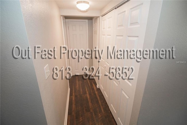 Building Photo - 226 SW Lincoln Cir N, St Petersburg Fl 33703