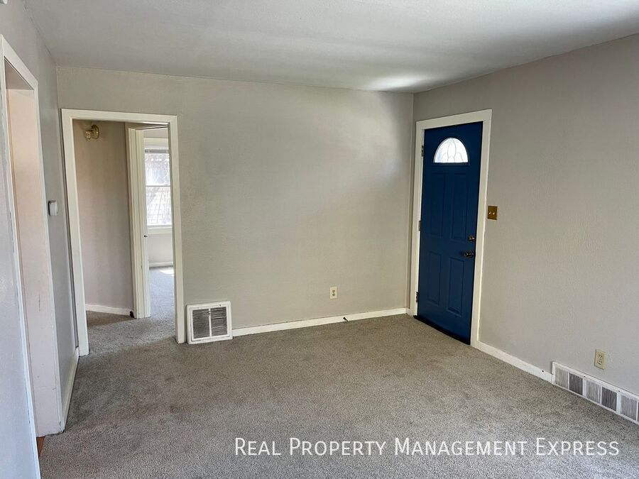 Building Photo - Beautiful 3 Bedroom Home in Southwest Siou...