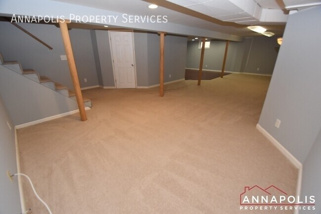 Building Photo - 817 Cedarcroft Dr