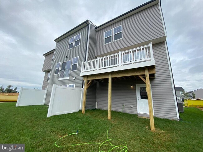 Building Photo - 415 Aragon Dr