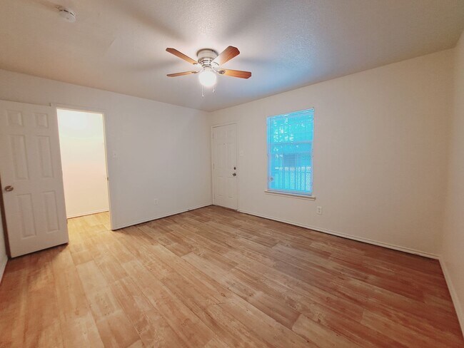 Building Photo - Mulkey 1500-1502