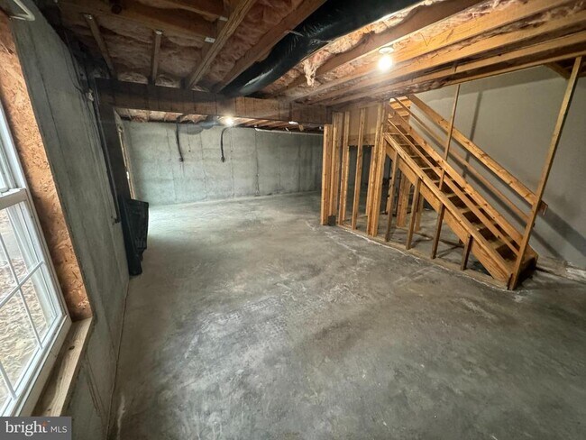 Building Photo - 346 Saddleback Ln