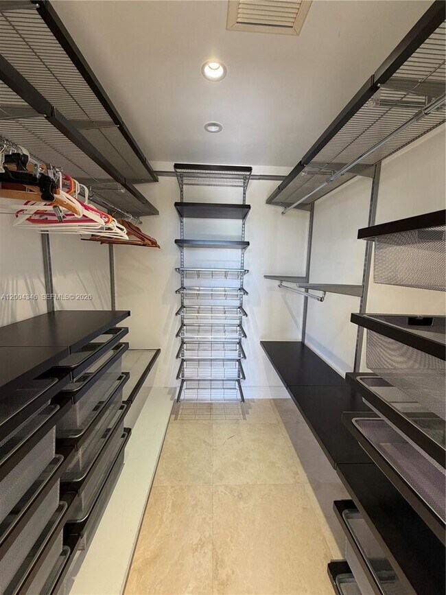 Building Photo - 151 Crandon Blvd