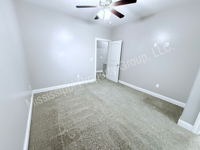 Building Photo - 4BR/4.5BA For Rent