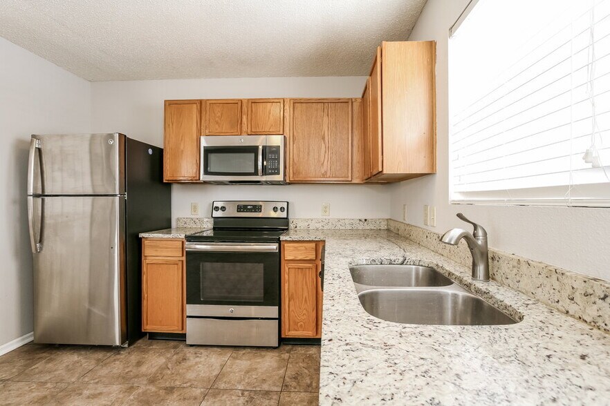 Building Photo - 10860 Wymm Ln