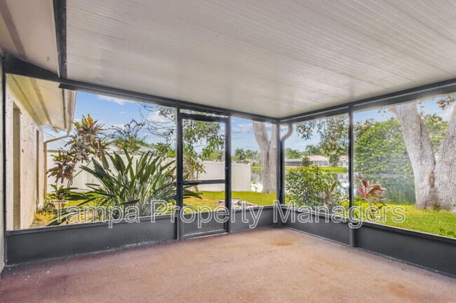 Building Photo - 16214 Pebblebrook Dr