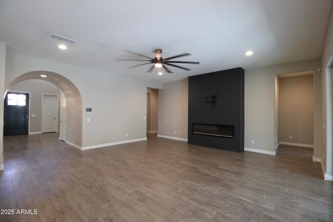 Building Photo - 10463 E Sanger Ave
