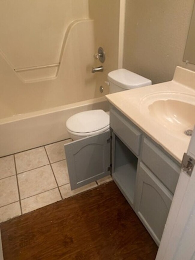 Building Photo - 9298 Charly Hill Ln