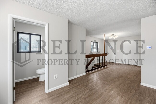 Building Photo - 1908 N Jeanette St